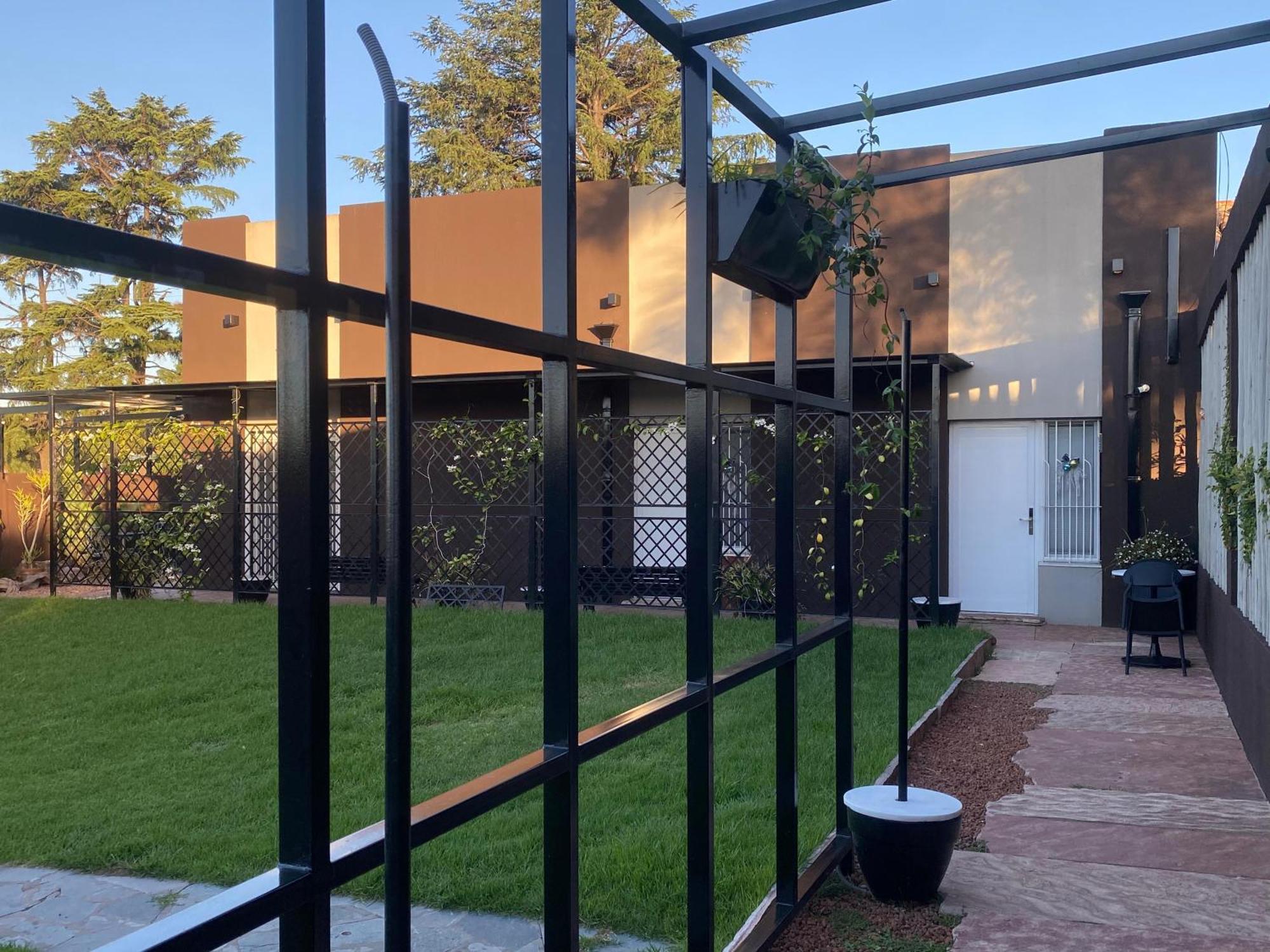 Eze Inn Boutique Hotel Ezeiza Bagian luar foto